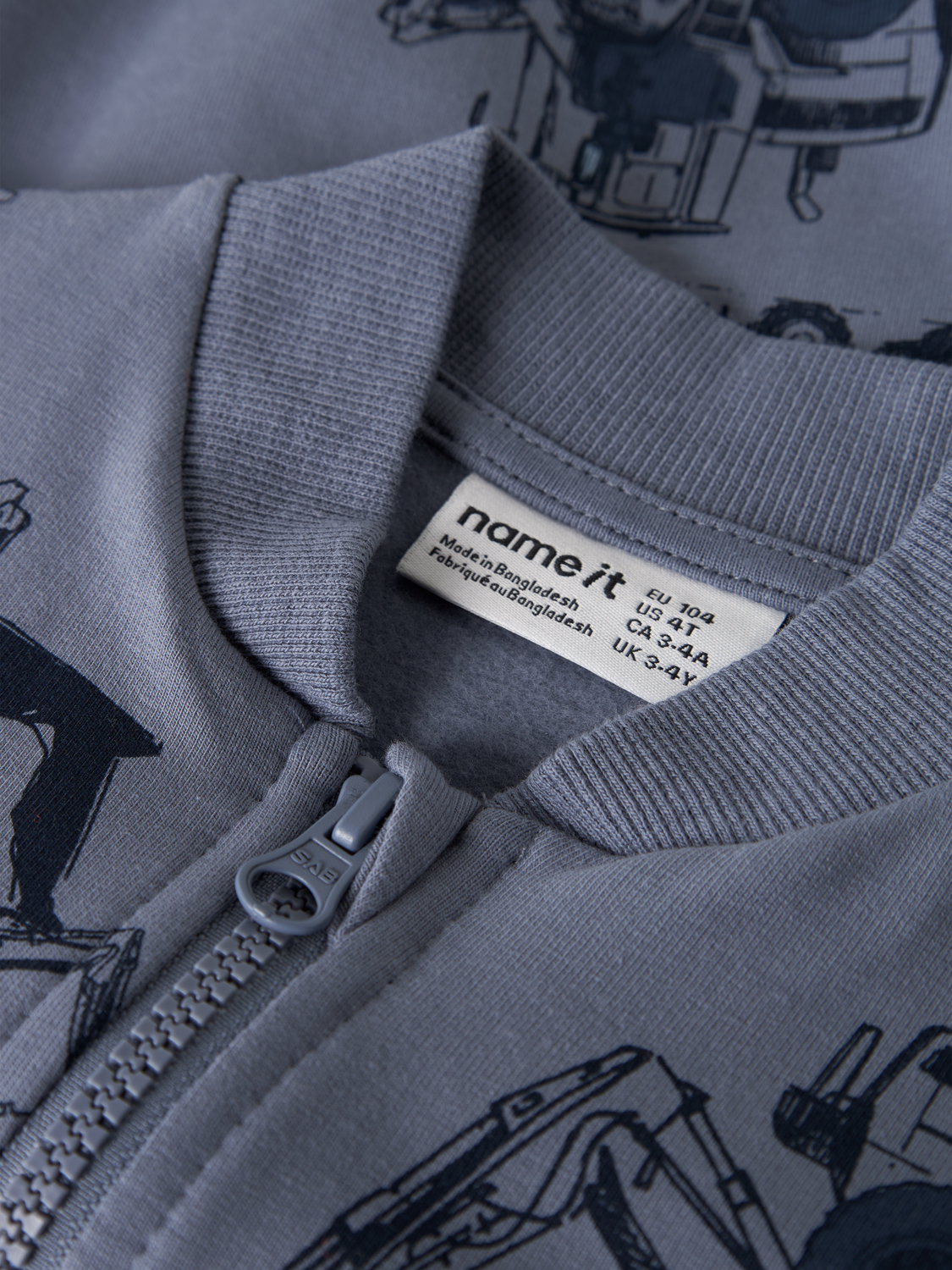 model_shot-front_full